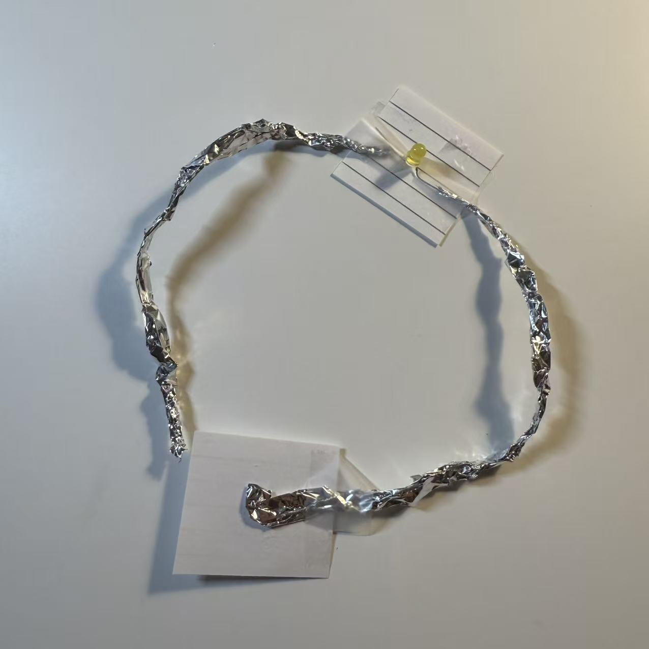 I made a simple circuit with aluminum foil