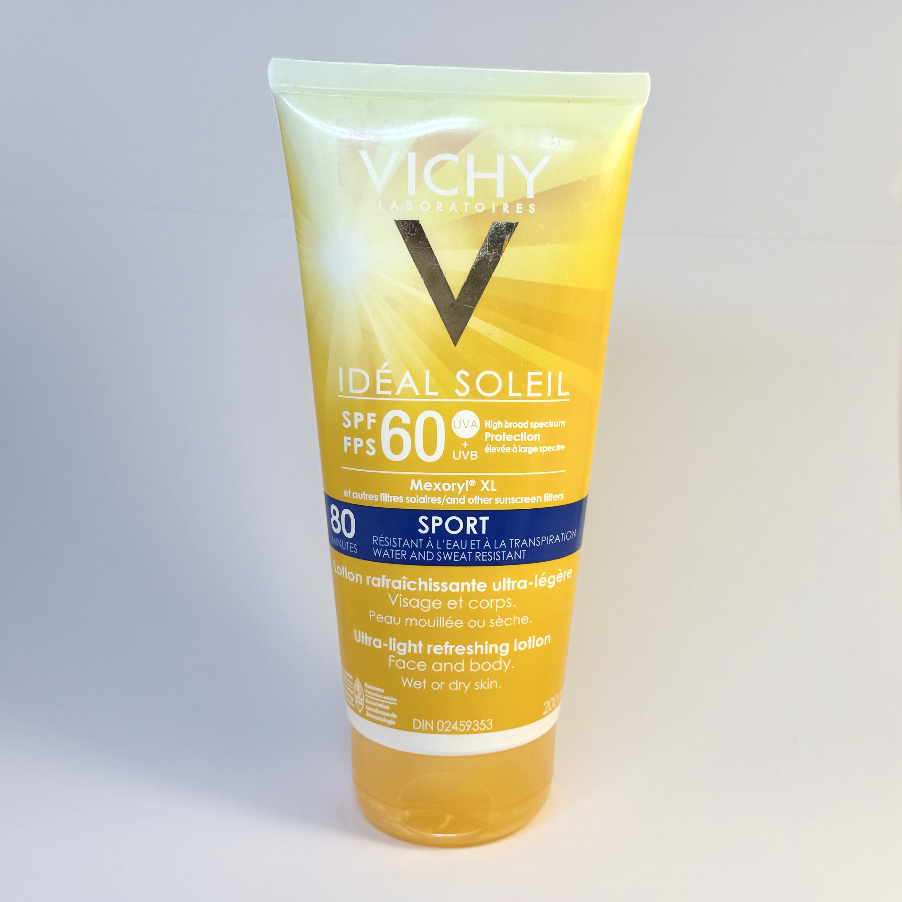 primitive shapes: sunscreen angle 1, the front view of standing position